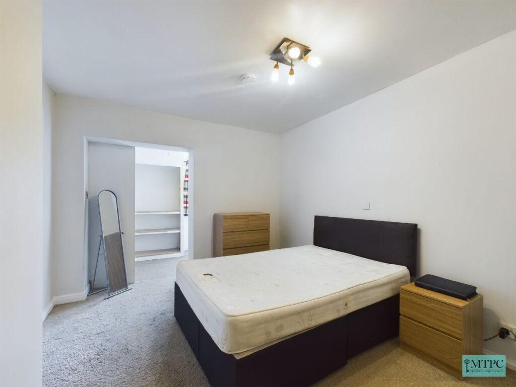 Room 3, Kingsway North, York